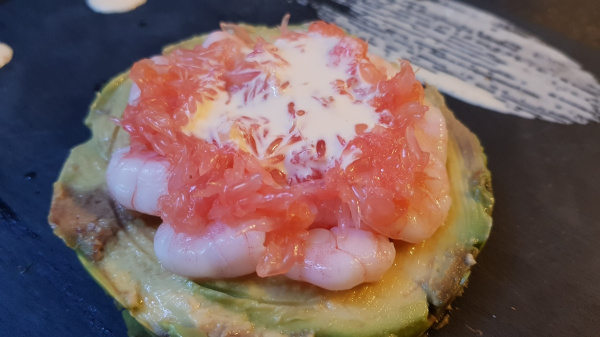 Avocat crevettes et pomelo